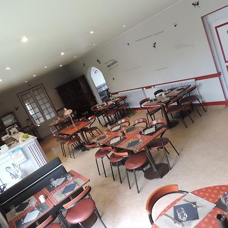Hotel Restaurant Le Chalet Guemene-Penfao Exterior photo