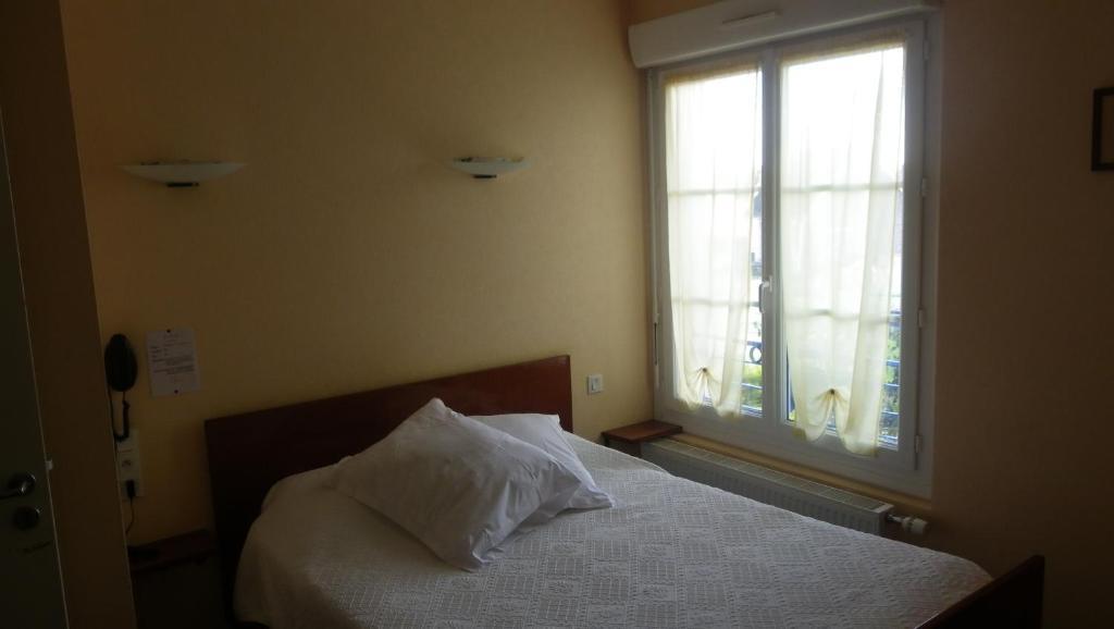 Hotel Restaurant Le Chalet Guemene-Penfao Room photo