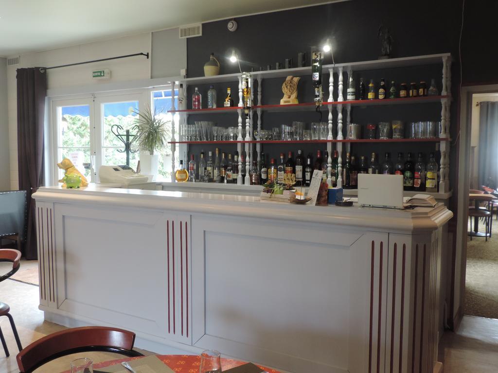 Hotel Restaurant Le Chalet Guemene-Penfao Exterior photo