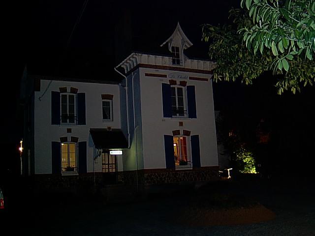 Hotel Restaurant Le Chalet Guemene-Penfao Exterior photo