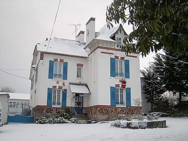 Hotel Restaurant Le Chalet Guemene-Penfao Exterior photo
